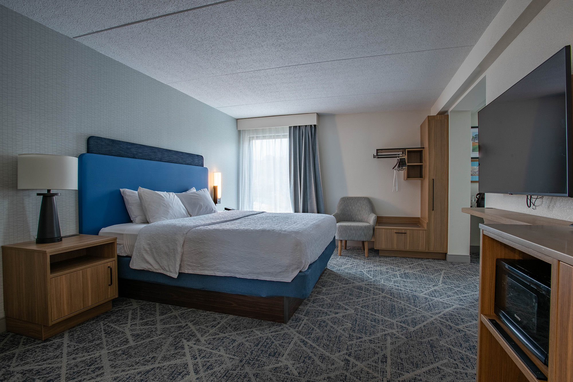 Hampton Inn guest room