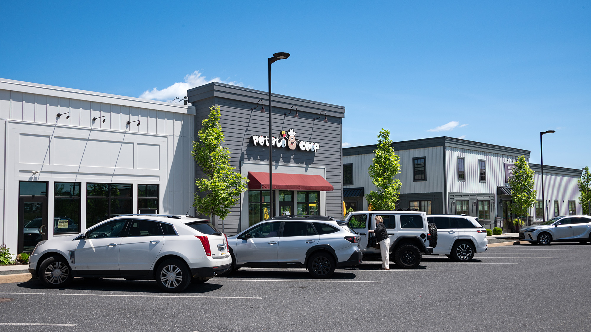 Vartan commercial space